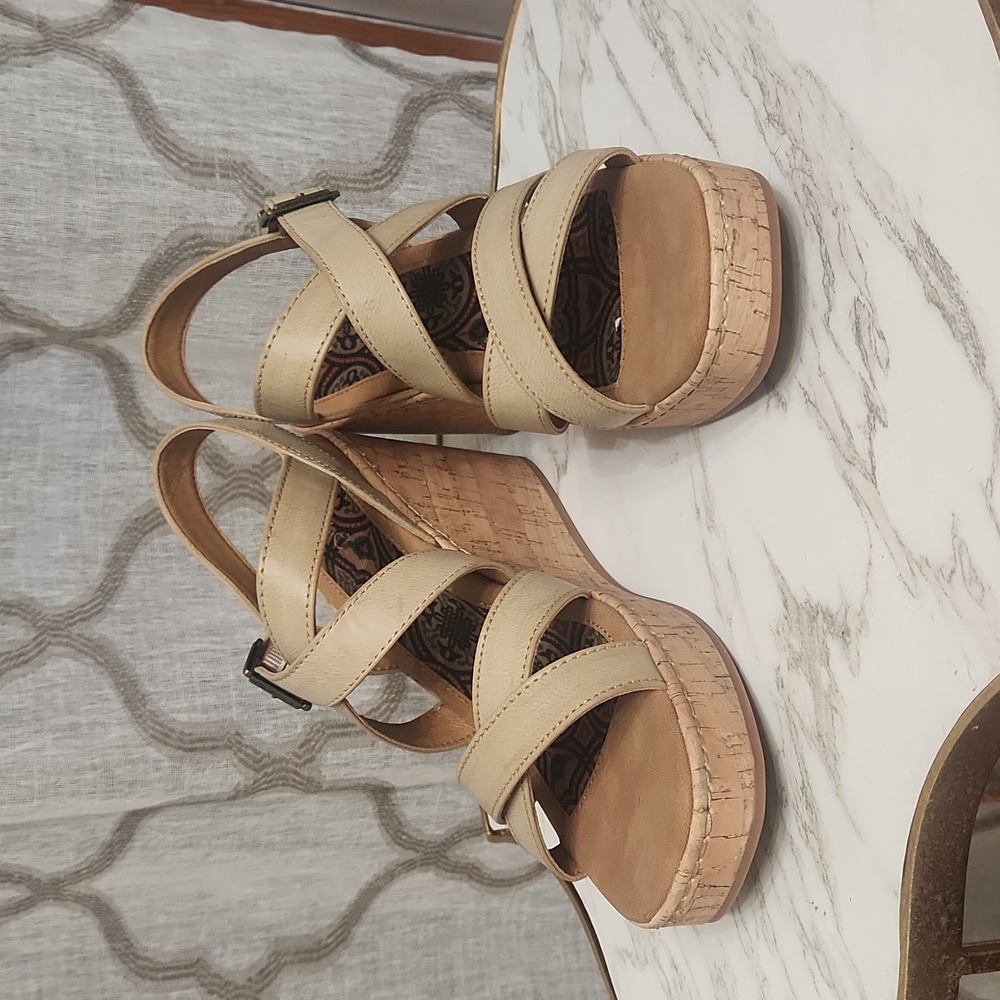 NEW! platform sandals BOC